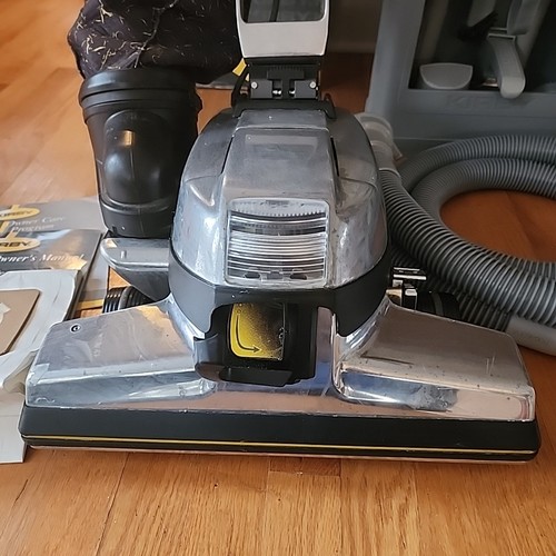 Aspiradora vertical Kirby G2000 edición limitada con sistema de champú para alfombras con mango - Imagen 2 de 19