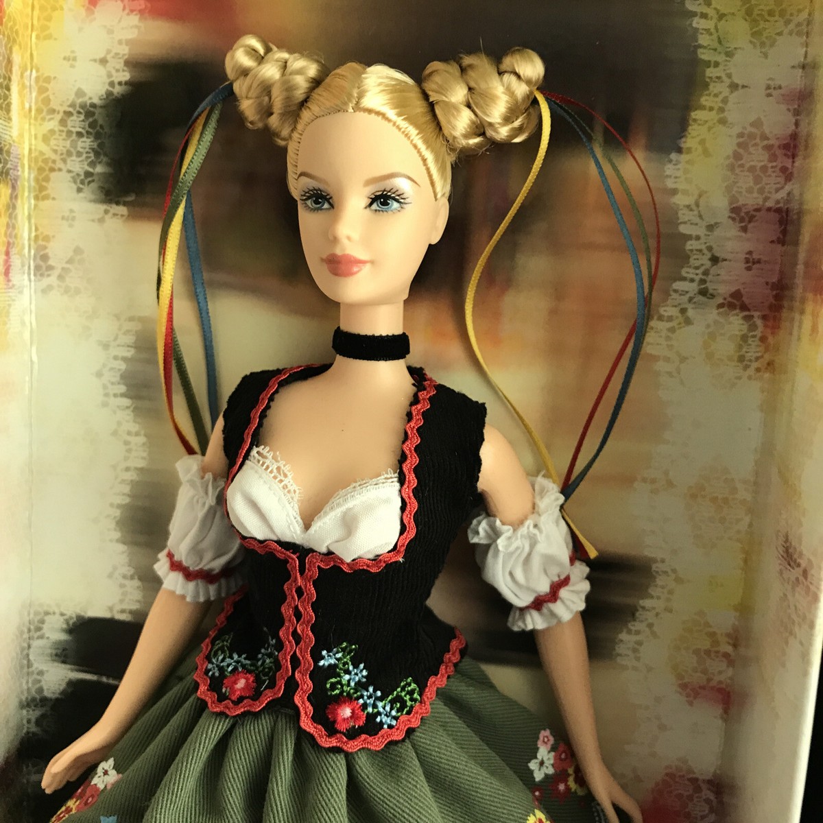 OKTOBERFEST FESTIVAL OF THE WORLD BARBIE~2006~NR FROM MINT BOX