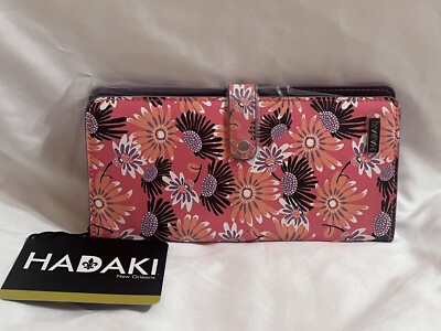 Vegan Leather Hadaki Travel Wallet- Daisies