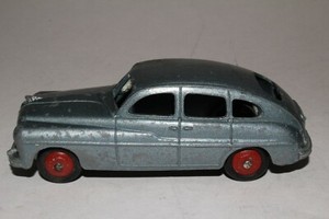 Dinky Toys FR Meccano 1/43 Ford Vedette 1952/53 - Réf 24X - Bel état