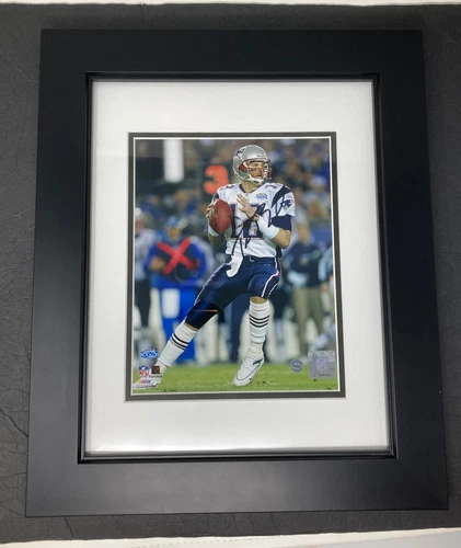 Tom Brady Hand Signed Framed Photo New England Patriots #12 Autograph 8x10 COA