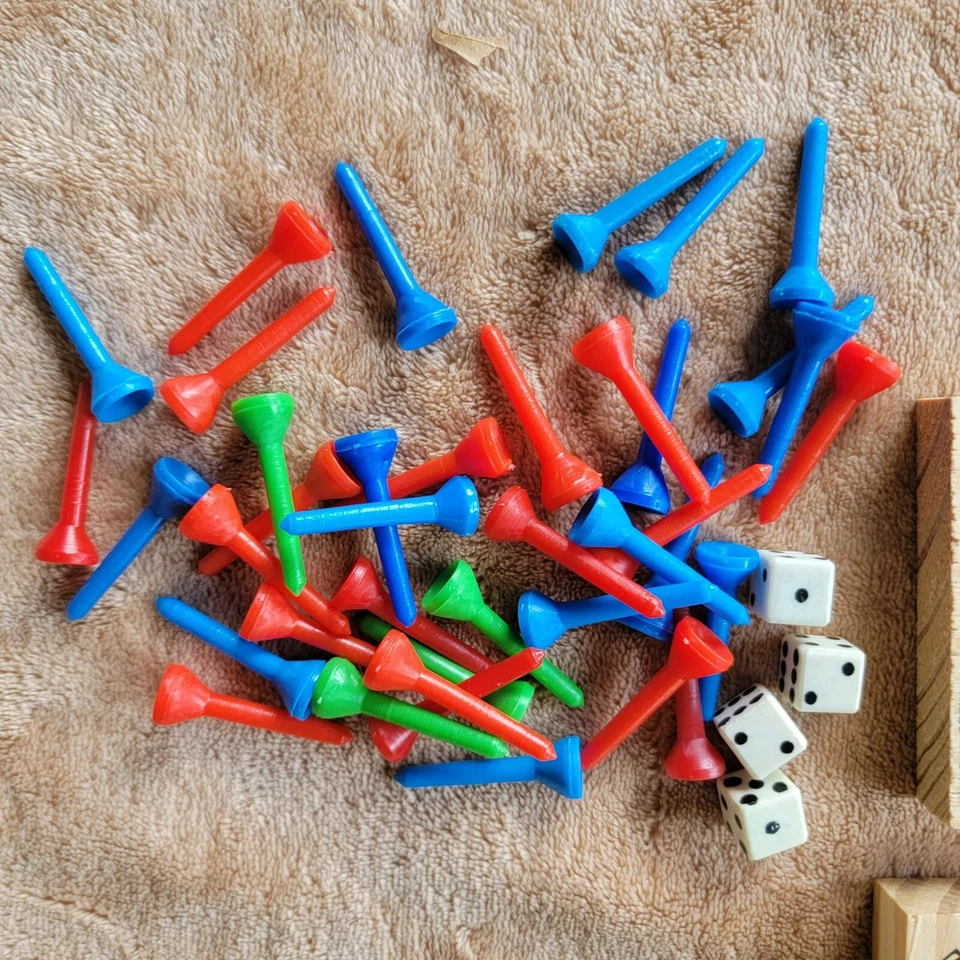 Set of 5 Vintage Peg Games w/ Tees Dice Restaurant waiting room - Image 4 of 4