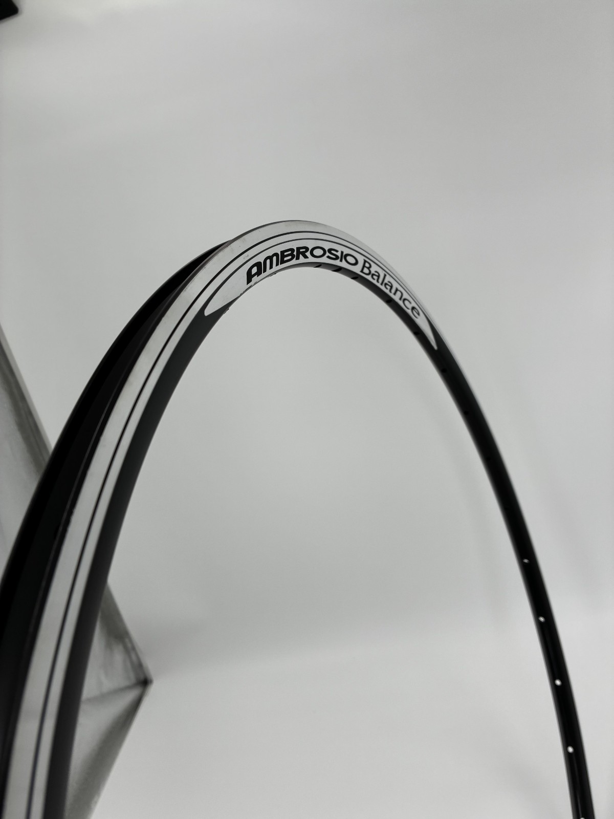 Cerchio Ambrosio Balance 28" 32H Nero Usato foto 2