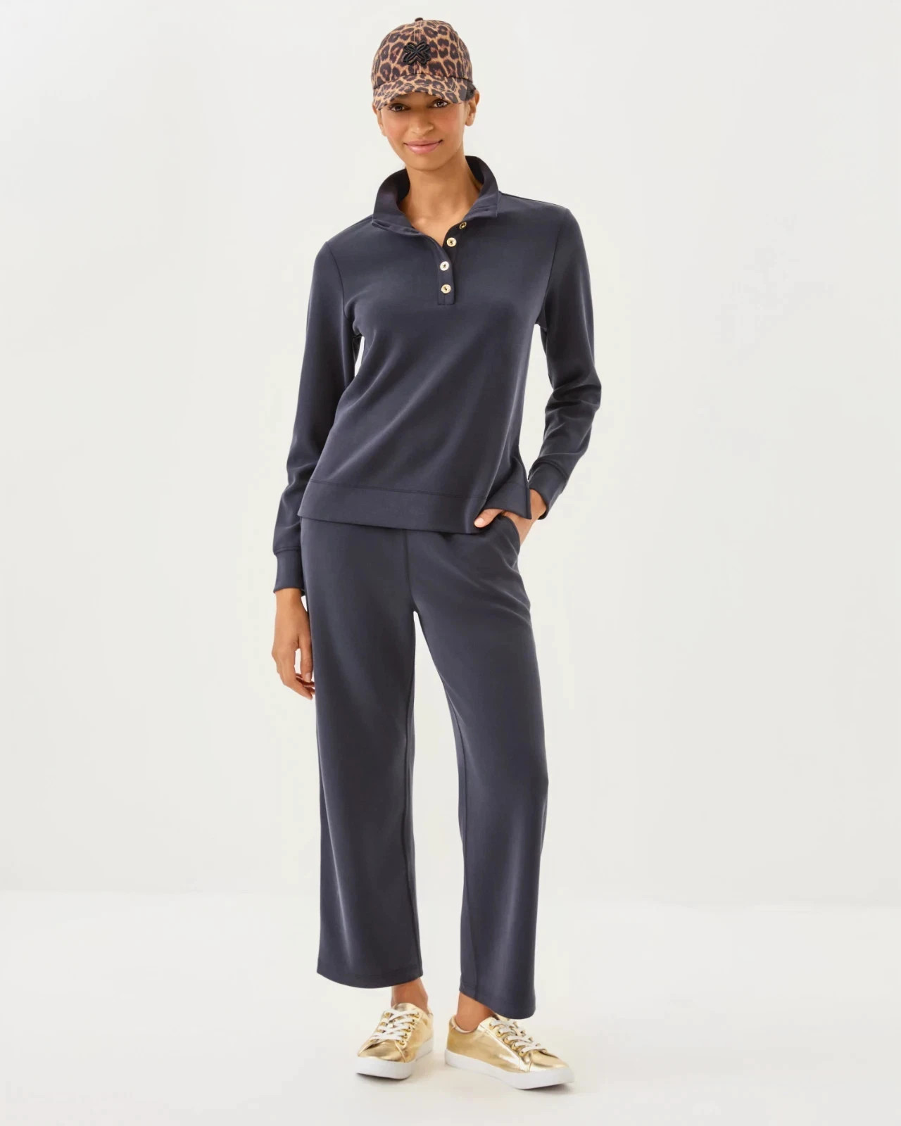 Lilly Pulitzer Cowie UPF 50+ Pullover & Alwyn UPF 50+ High-Waist Capri Pants  M