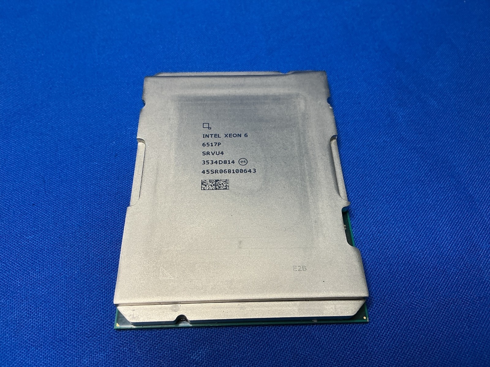 SRVU4 Intel Xeon 6 6517P 3.20 GHz 16 3.20 GHz 32 Threads 72M Cache FCLGA4710 CPU