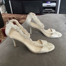 David’s Bridal Loren Jeweled Heels Women Size 8M (Used)