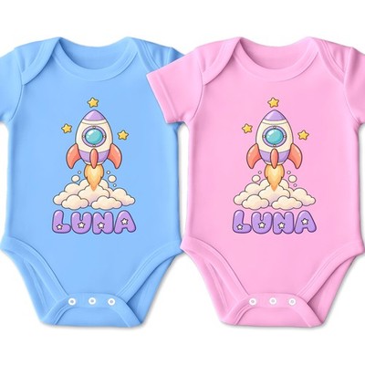 Personalisierter Baby Body Pastell Rocket mit Stern Schriftzug
