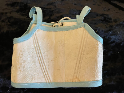 PATRON ORIGINAL REVUE FILLETTE POUPEE FRIQUETTE