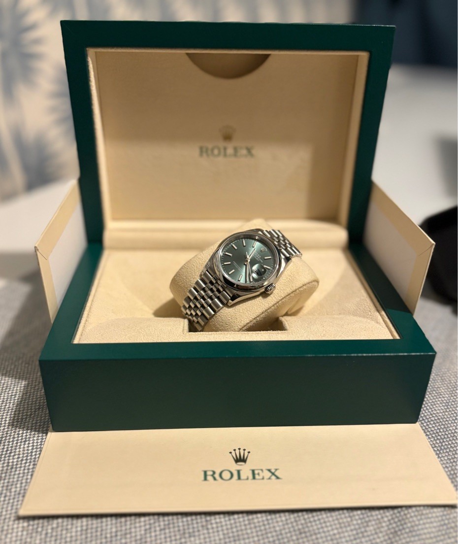 Rolex Datejust 36mm 126200 Mint Green Dial Box & Papers 2022 image 6