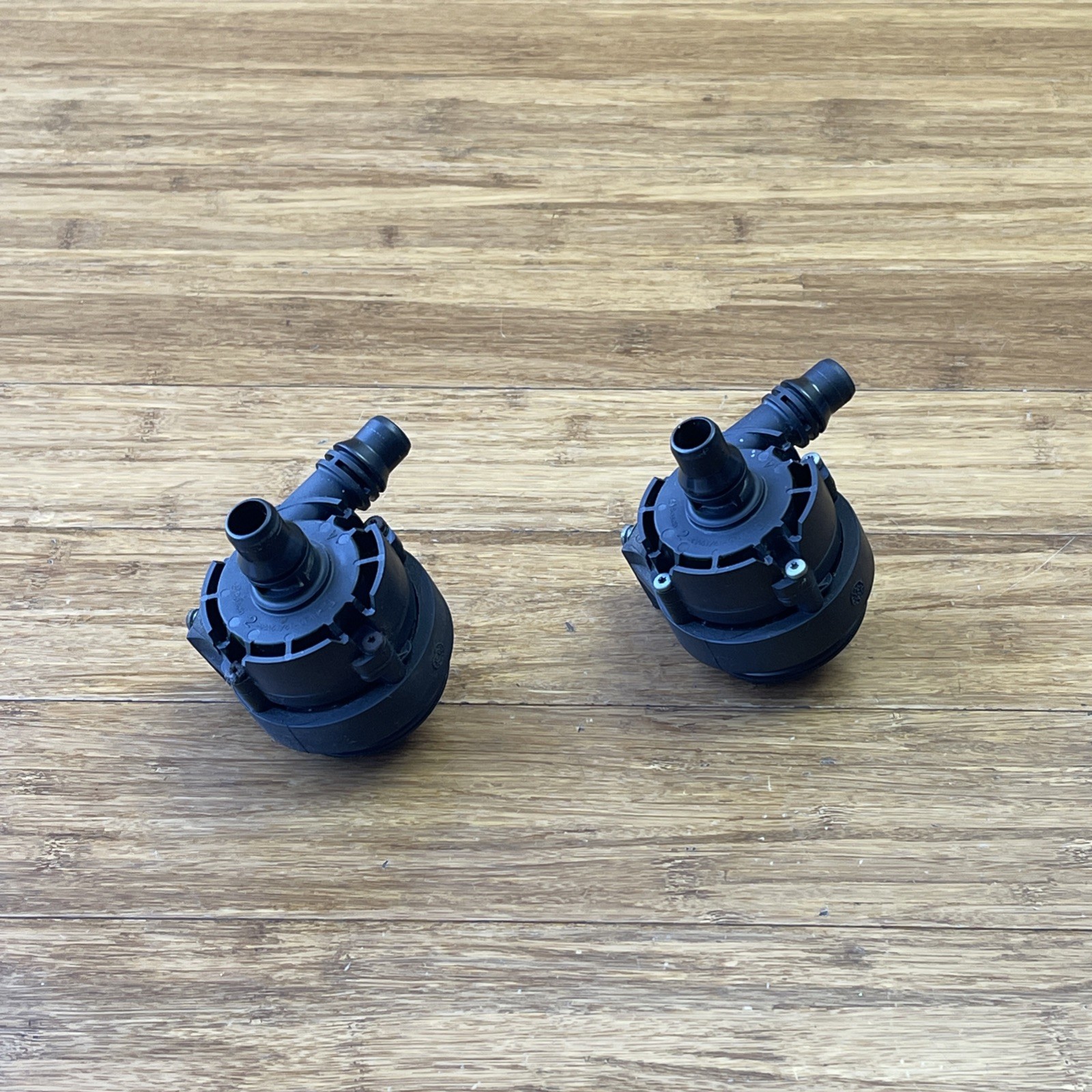 2014-2023 BMW i8 I12 1.5L AWD Engine Coolant Water Pump Unit Set Of 2 OEM