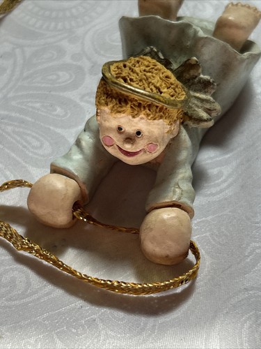 Vintage kleiner Junge Engel Ornament hängend oder freistehend hellblau Gewand Heiligenschein - Bild 5 von 9