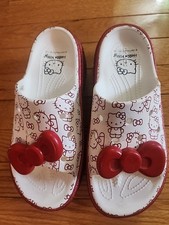 Crocs x Hello Kitty Stomp Slip-On Platform White  Red/Slide Sandal Size M 5/W 7