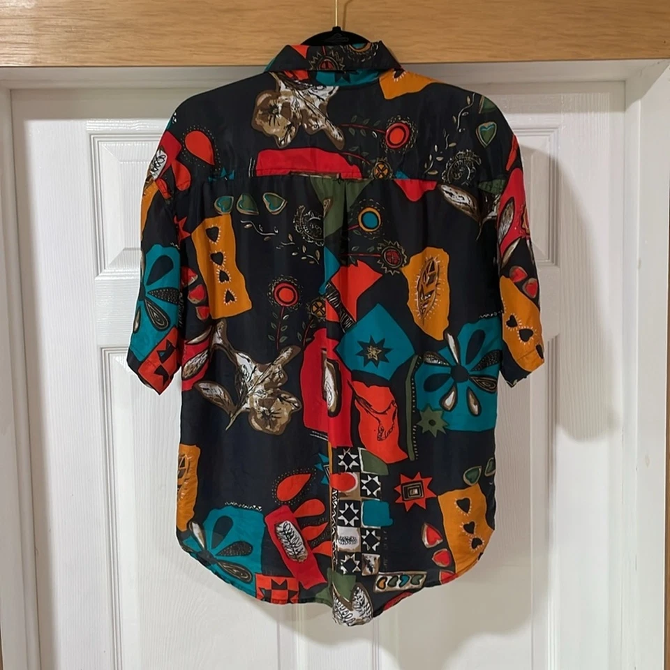 Camisa Jane Ashley Abotonada Seda Manga Corta Abstracta Hawaiana Talla M Floral Foto 3 de 4