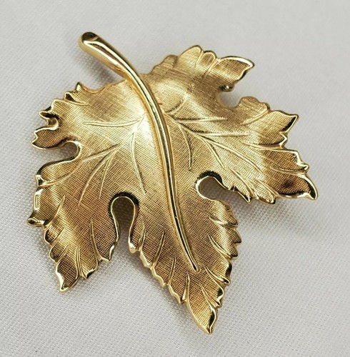 Vintage Danecraft Leaf Brooch 12k Gold Filled 1.75" Nature Signed - Picture 3 of 11