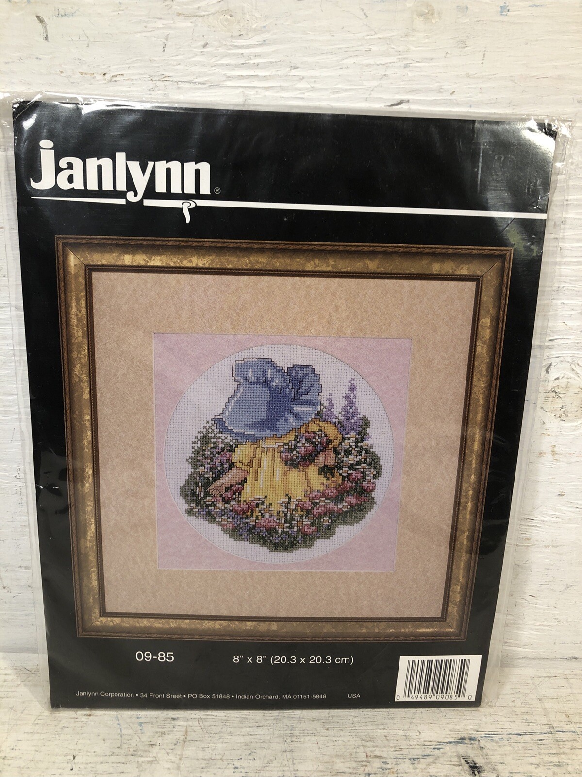 New Janlynn Counted Cross Stitch Kit Little Girl Picking Flowers 09-85 8” X 8”