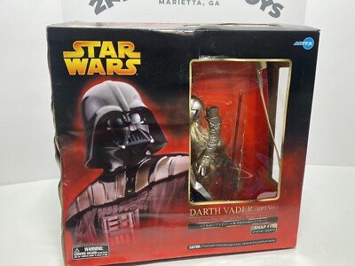 スター・ウォーズ　フィギュア　サイン入りフィギュア　３体 スター・ウォーズ サイン入りフィギュア ダースベイダー 3体