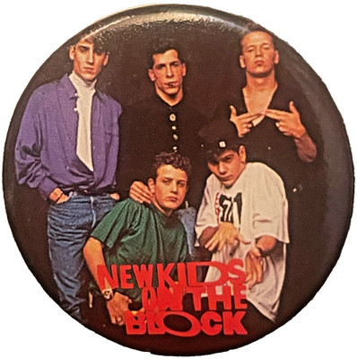 NKOTB Pinback Pin Button   ''The Pose'' New Kids on the Block 1989 Button-Up