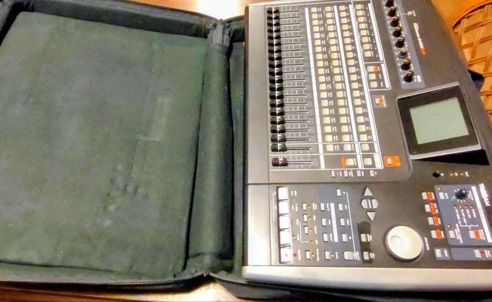TASCAM 2488neo DIGITAL PORTASTUDIO 24-Track Digital MTR TEAC AC100V 50/60Hz 41W - Bild 4 von 4