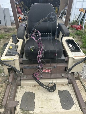 PSE Stinger Max Compound Bow RH 70lb 21.5-30in Muddy Girl