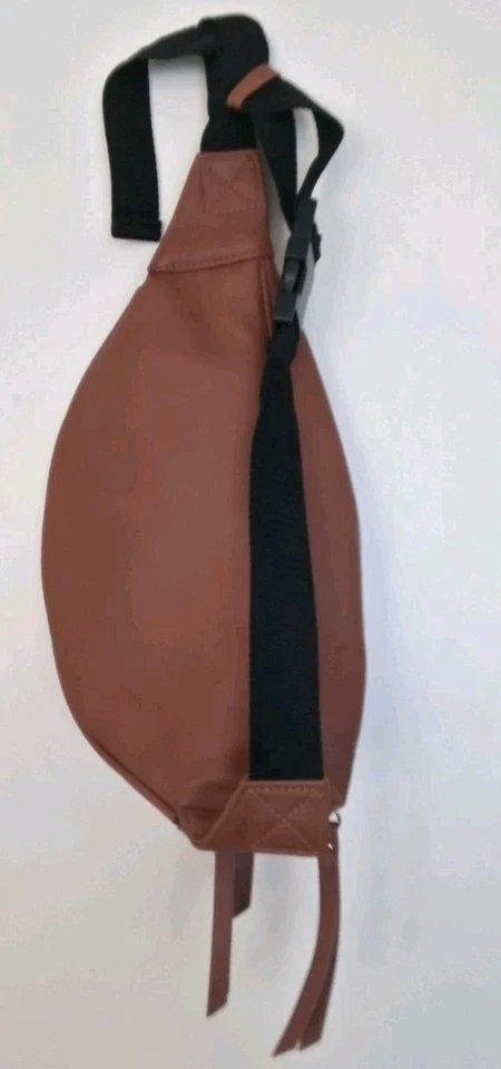 New Look Women's brown bumbag - Image 3 of 4