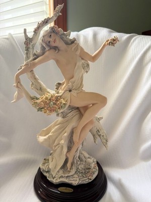 Giuseppe Armani Florence ''Flora'' Figurine #0173F Signed Italian Sculpture