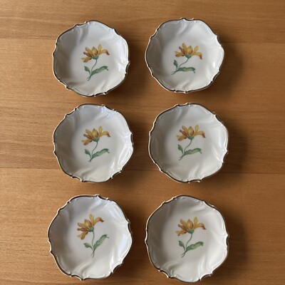 Hutschenreuther 6 kleine Teller, 1 großer Teller Blumen mit Goldrand