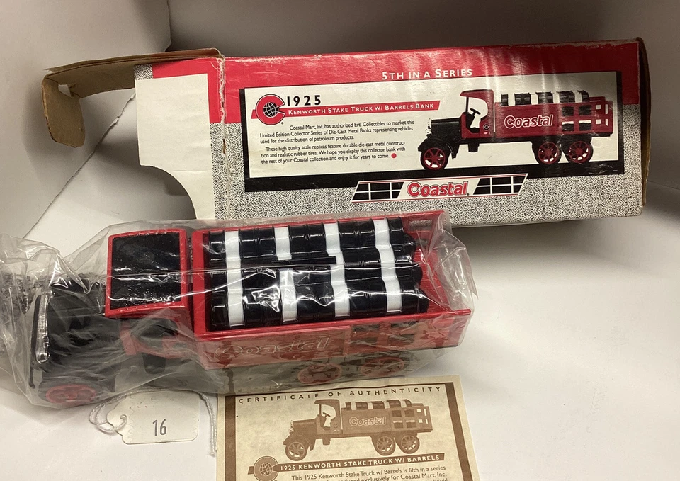 Camión de estacas Ertl Coastal 1925 Kenworth con barriles banco de monedas fundido a presión 9" L nuevo en caja Foto 2 de 4