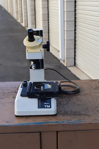 Mitutoyo TM Series 176-811A Tool Makers Magnification Microscope