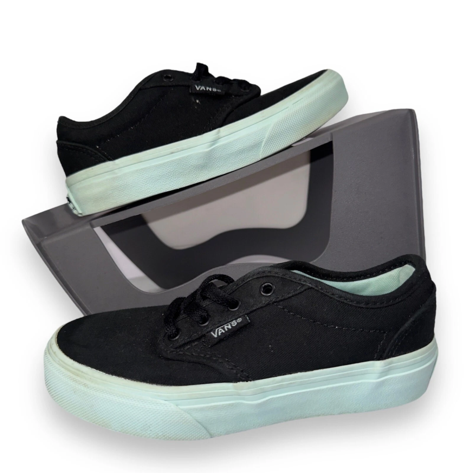 Scarpe da skate basse Vans Atwood tela nera nuove di zecca giovani Missy 12