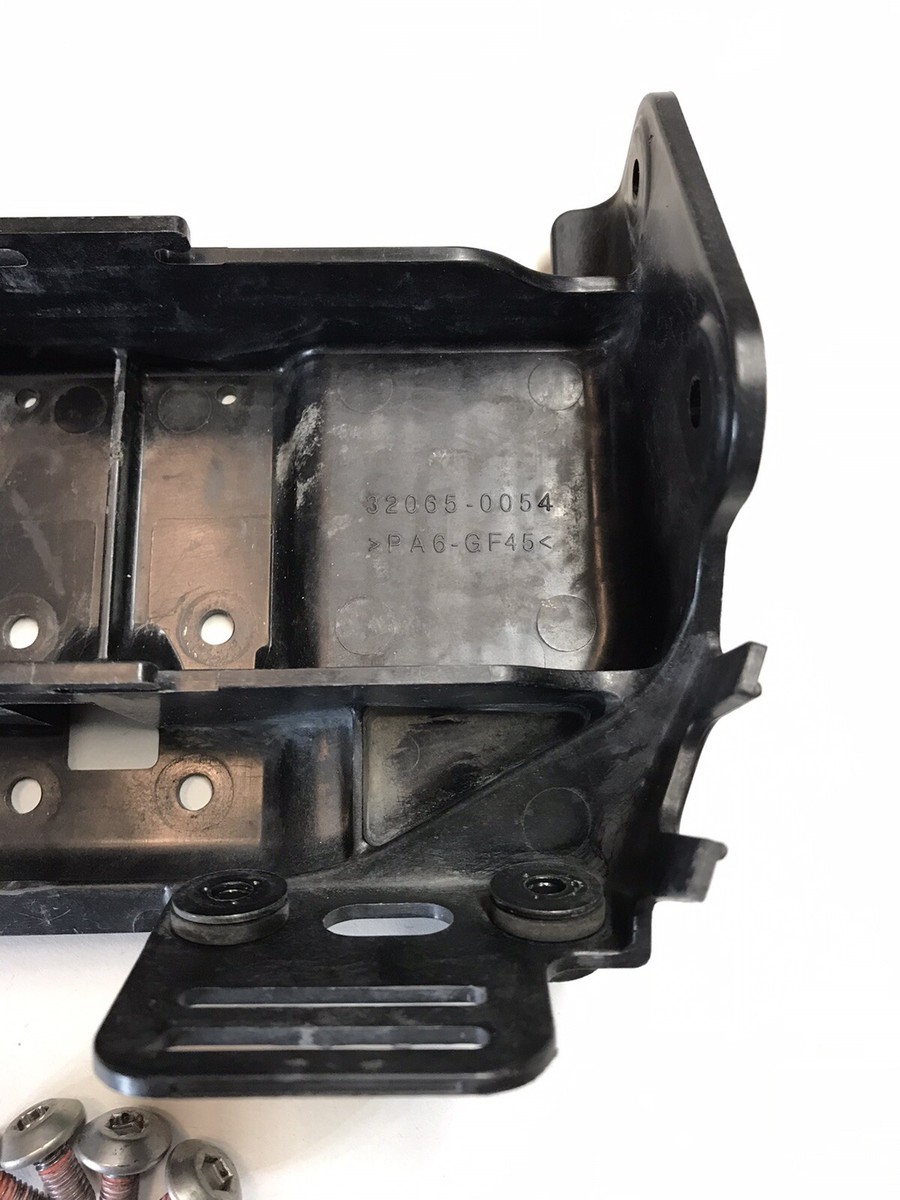 ブルガリア 2009 - 2018 Kawasaki ZX6R ZX 6R Rear Fender Bracket 32065