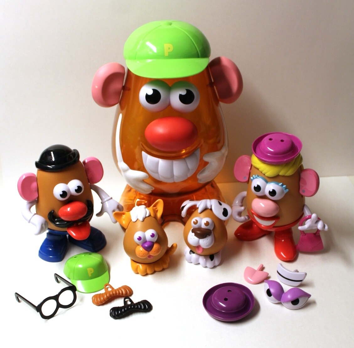 Mr. Potato Head ぬいぐるみ 2体セット Amazon.com: Potato Series 'Mr. and Mrs. Patate' Head Set of