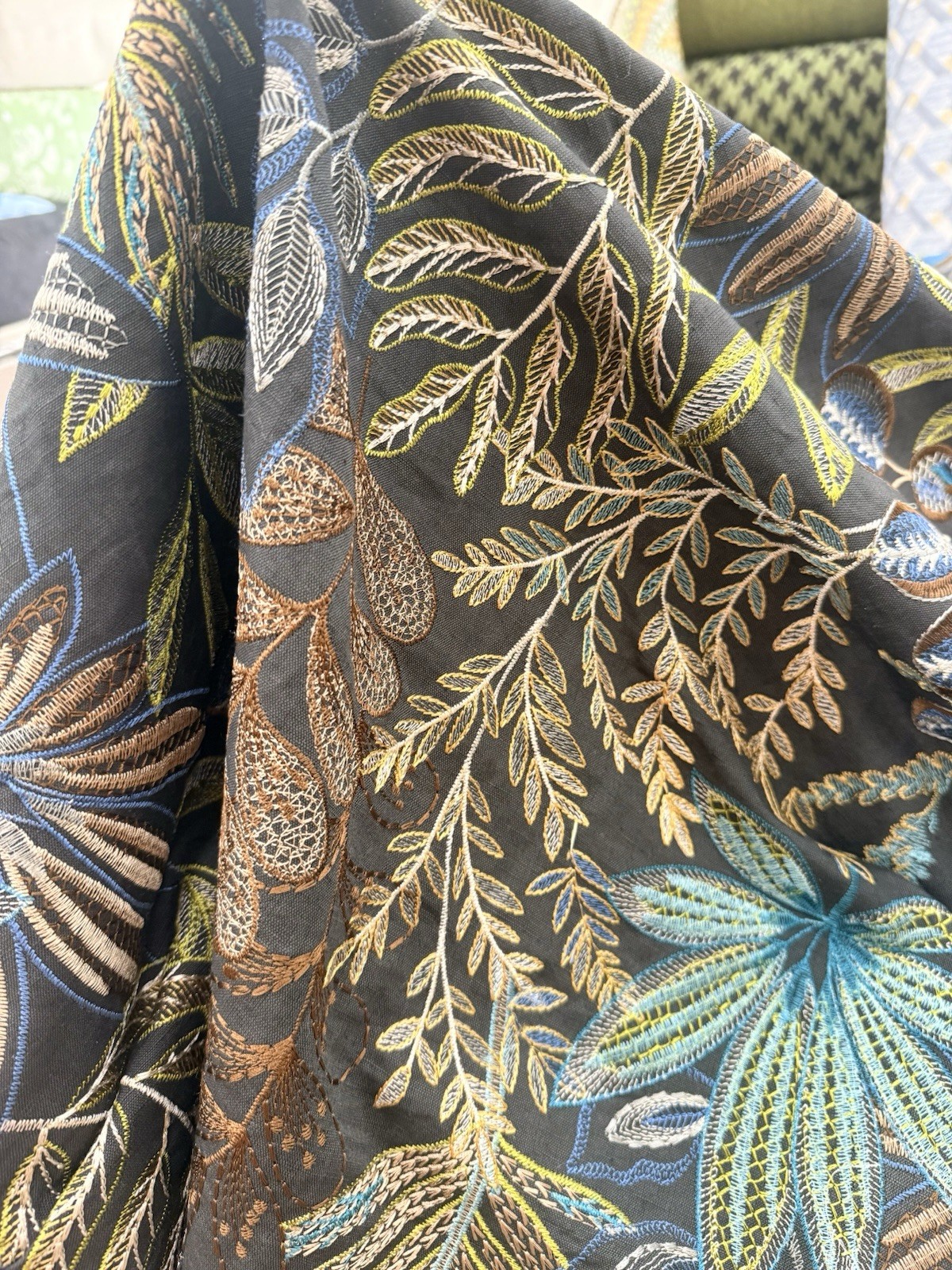 Stunning Designer Embroidery linen cotton blend 20 Yds - second product detail image