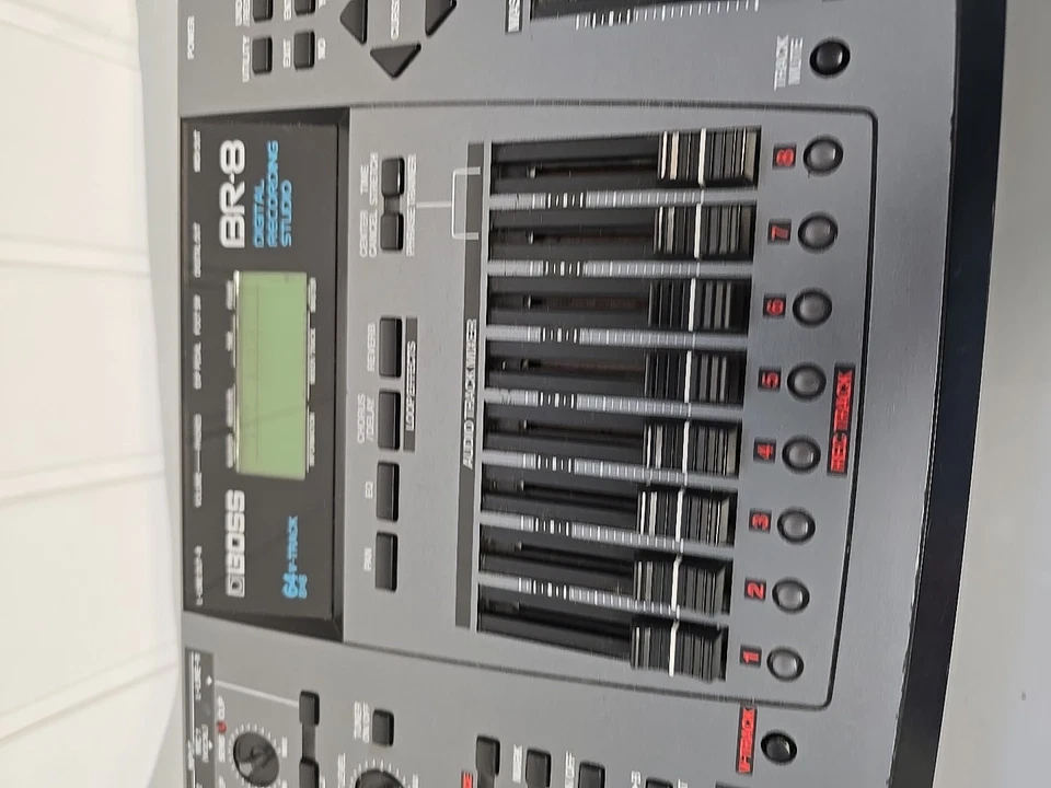 Boss BR-8 Digital Recording Studio MTR Multi Track Recorder . No Charger - Image 3 of 4