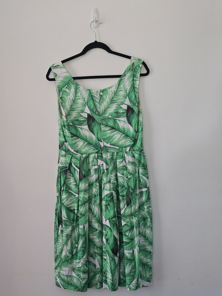 Jacqui E Green Leaves Fit and Flare Dress – Women's Size 12 with Pockets