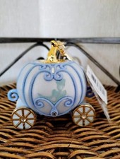 Bath & Body Works CINDERELLA CARRIAGE Pocketbac Sanitizer Holder L IGHT UP Disny