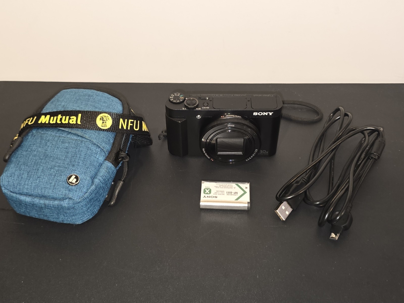 Sony Cyber-shot DSC-HX90 18.2MP 30x Digital Compact Camera - Black