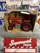 Ertl 1/16 International Harvester 1066 W/canopy, Vintage Blue Box