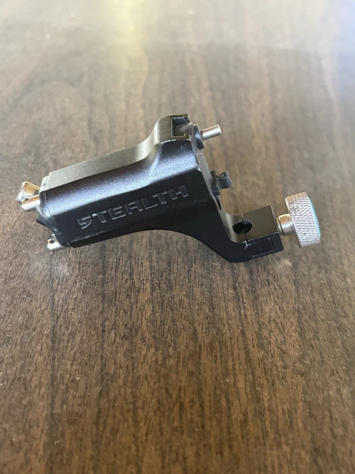 Máquina de tatuaje Stealth giratoria Foto 3 de 4