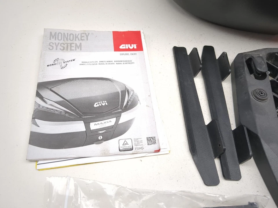 05-09 BMW R1200RT GIVI Rear Trunk Storage Top Box - Image 3 of 4