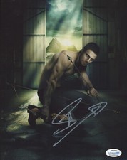 Stephen Amell Arrow Autographed Signed 8x10 Photo ACOA