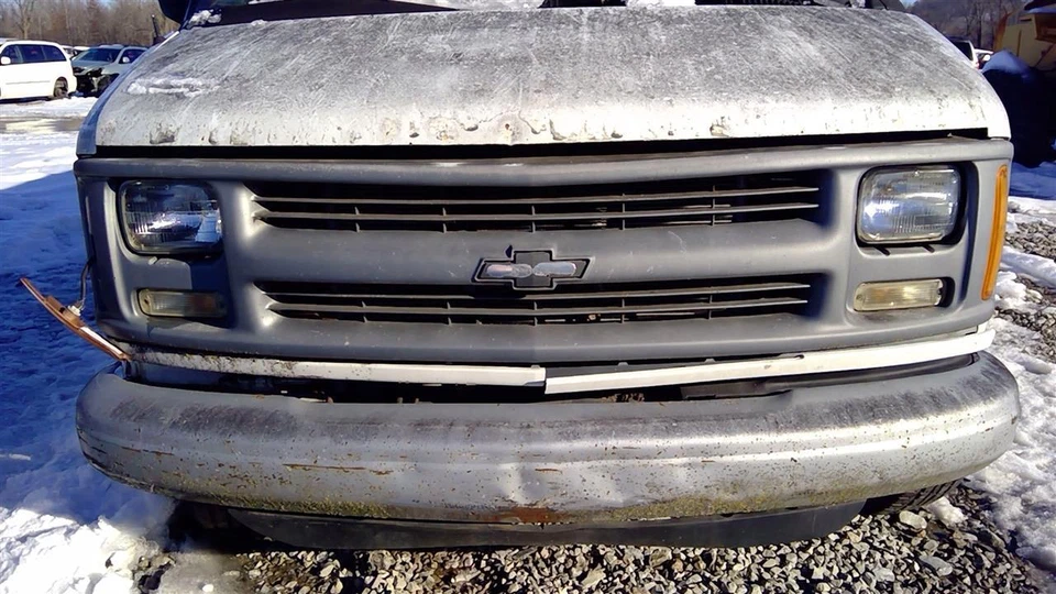 Used Engine Complete Assembly fits: 2000 Chevrolet Express 3500 van 5.7L VIN R 8 Foto 3 de 4