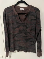 Michael Stars Madison Brushed Camo Long Sleeve V Neck Long Sleeve Small