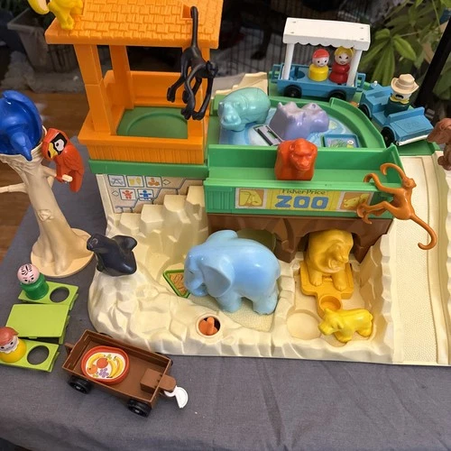 VTG Fisher Price Little People Zoo #916 With People Animals Accessories