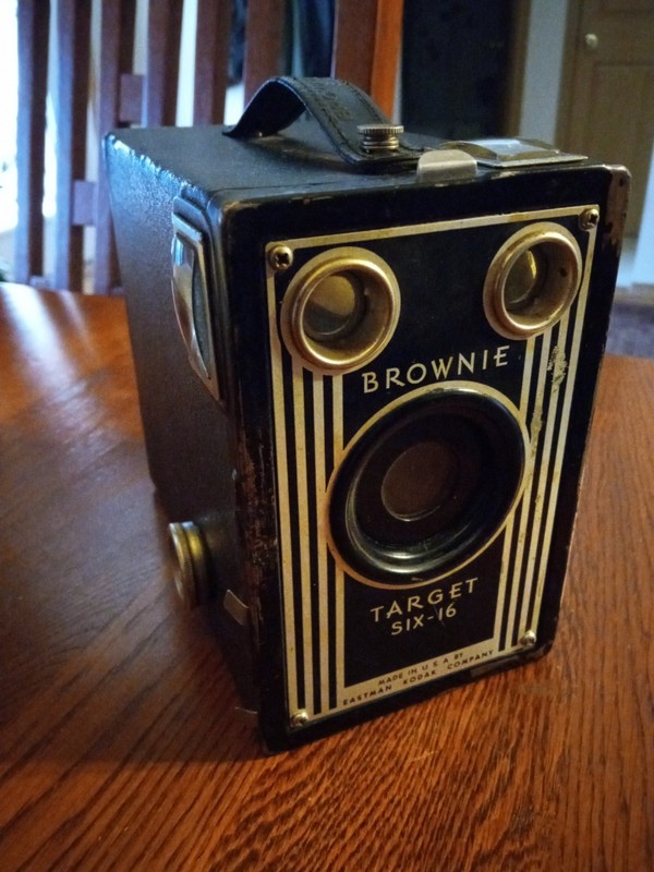 KODAK BROWNIE TARGET 6-16 BOX CAMERA ART DECO BLACK & SILVER MADE IN U.S.A.