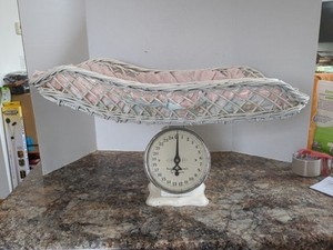 Antique Wicker 25 Lb By Ounces Baby Scale