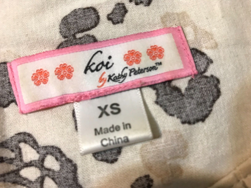Scrubs-Two Tops and Two Matching Pants-Healing Hands/Koi/Chrokee/Platium Size XS - Picture 3 of 9