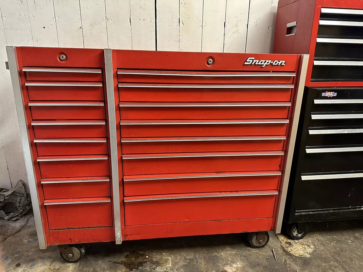 Snap On Professional Vintage 16 Drawer Heavy Duty Rolling Tool Chest. KR 660B