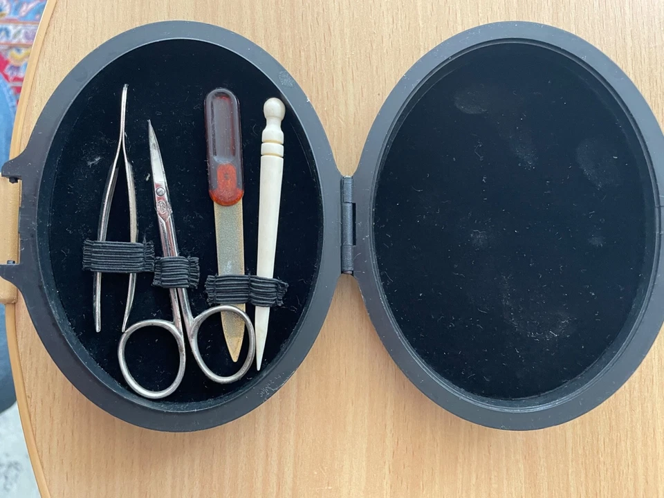 NAGEL ETUI  PFLEGE MANIKÜRE - PEDIKÜRE Mappe Grün - Bild 2 von 2