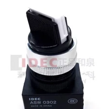 1pcs IDEC Select Rotary Switch ASW322 22mm 2NO+2NC