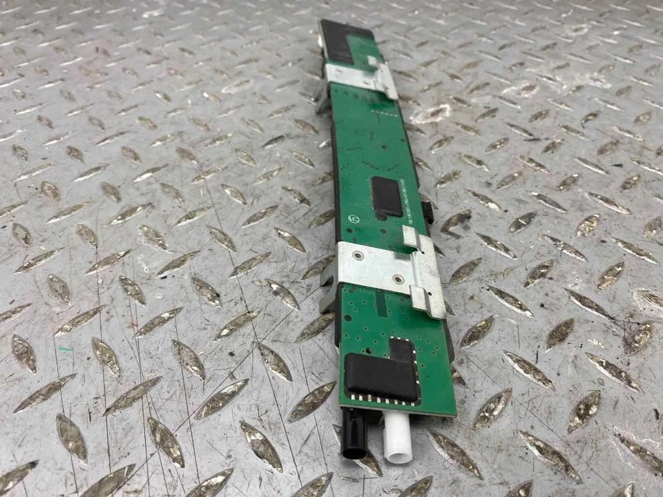 2008 迈巴赫 57 原始设备制造商后窗天线 240-820-73-89 — 第 2/4 张图片